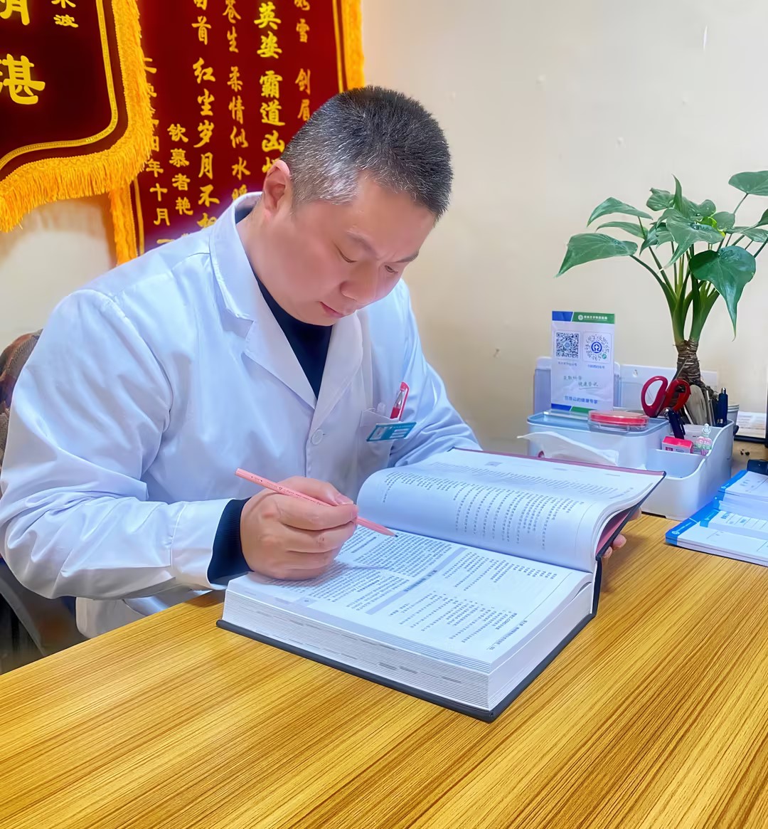 喜报!热烈祝贺我院精神科技术骨干吴小波在《医学创新与探析》上成功发表学术论文!-贵阳正宇铁路医院